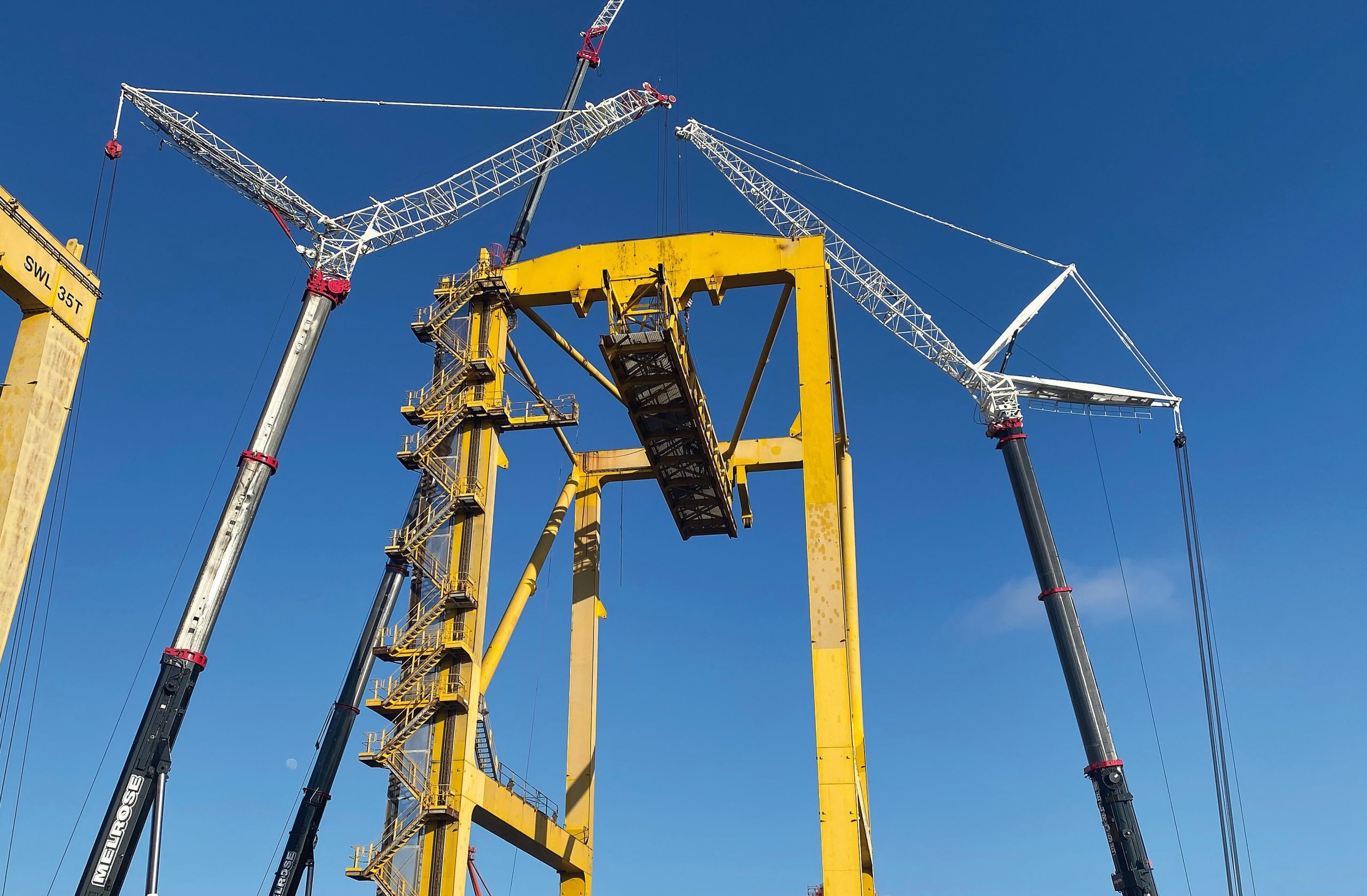Melrose Cranes dismantle container handling cranes Cranes & Lifting