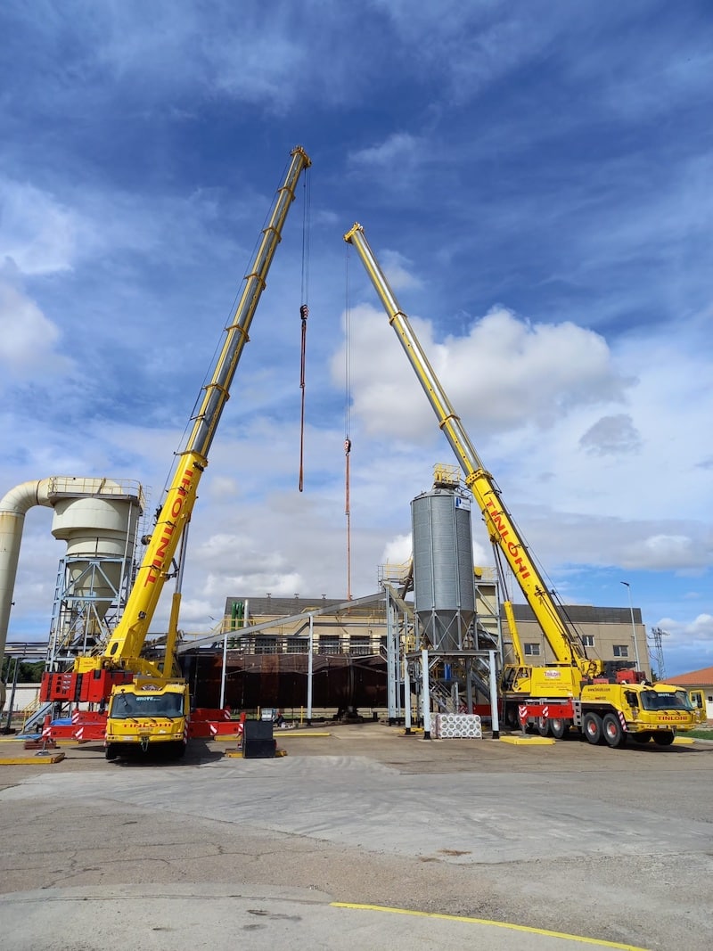 Grove cranes used in tandem on two complex projects in Spain - Cranes ...