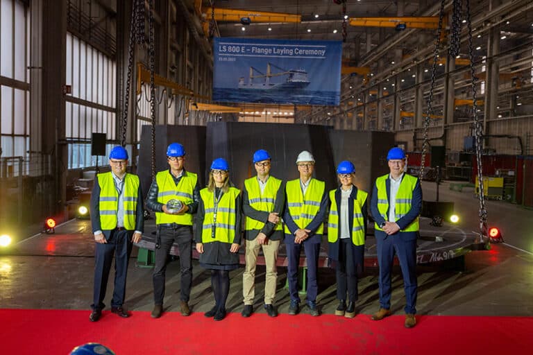 liebherr-s-sustainable-crane-for-maritime-industry-cranes-lifting