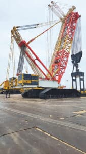 One of XCMG's 1700-tonne crawler cranes