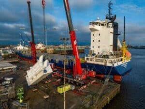 Dutch company Wagenborg Nedlift has purchased five new Liebherr mobile cranes to replace its current fleet with more sustainable, environmentally sustainable options.