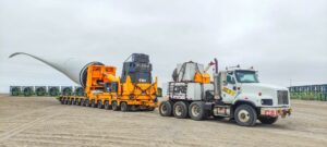 Oretrans deployed its Cometto BladeMax1000 to help transport the N162 turbine blades for the San Juan de Marcona wind farm project.