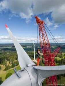 Emil Egger AG deploys two of its Liebherr crawler cranes on the second largest wind farm in Switzerland.