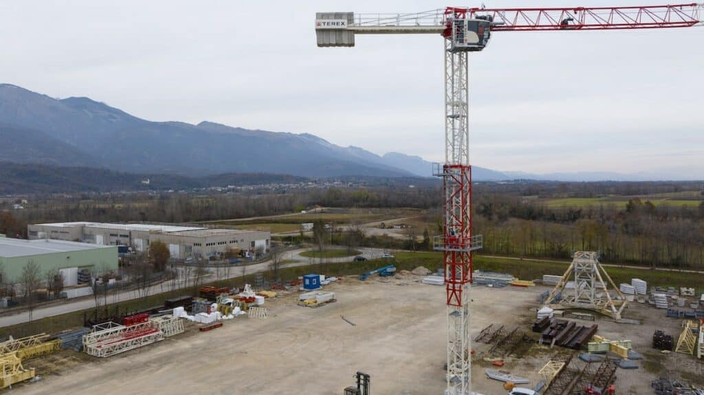 Terex has released its newest crane, the Terex CTT 152-6 Flat Top Crane.
