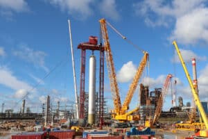 Mammoet breaks record for heaviest load transported in Lithuania by shifting a Residue Hydrocracking Unit for ORLEN.