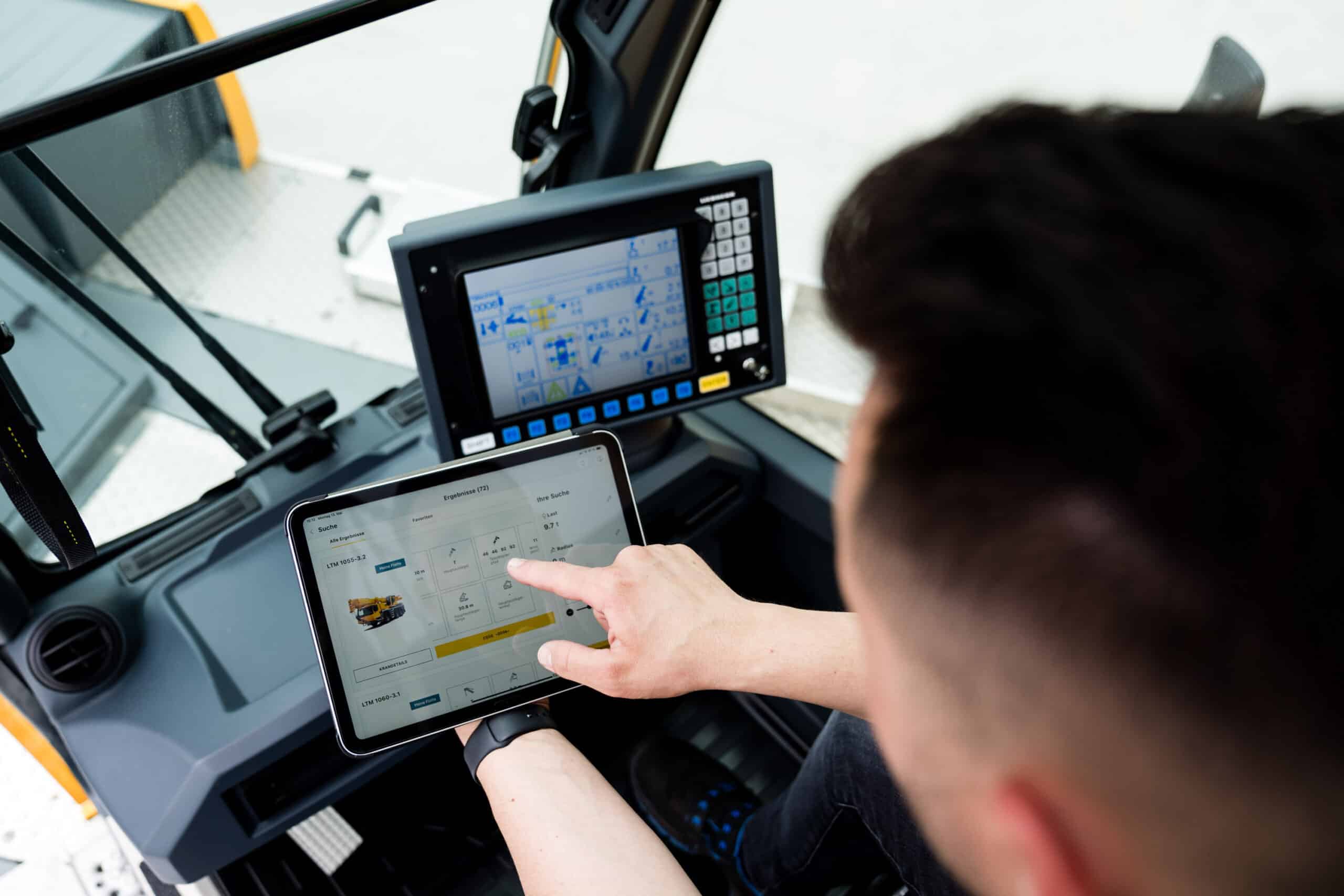 crane-finder-updates-revealed-at-liebherr-customer-day-cranes-lifting