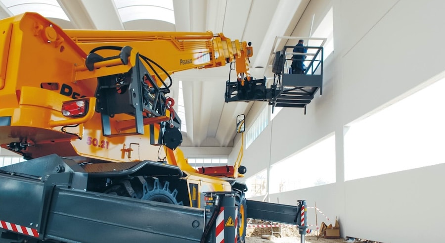 Dieci’s multifunctional rotating telehandlers - Cranes & Lifting