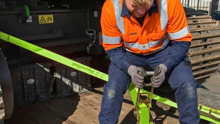 Load Moves When a load moves, everything changes - Cranes & Lifting